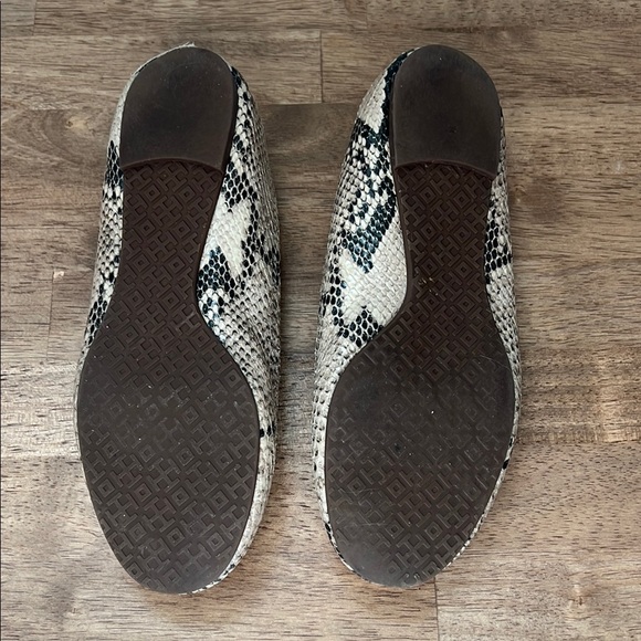 Tory Burch Women's Snakeskin Ballet Flats - Black and Cream - Picture 5 of 6